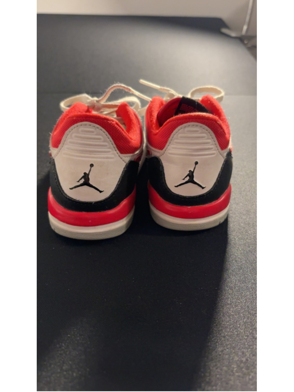 Air Jordan 3 Retro Fire Red Kids Sneakers size 13.5